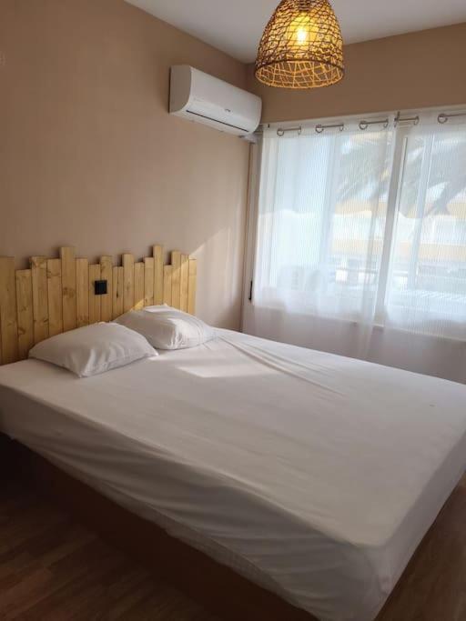 Superbe Apartement En Residence Avec Piscine Roses Bagian luar foto
