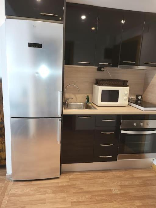 Superbe Apartement En Residence Avec Piscine Roses Bagian luar foto