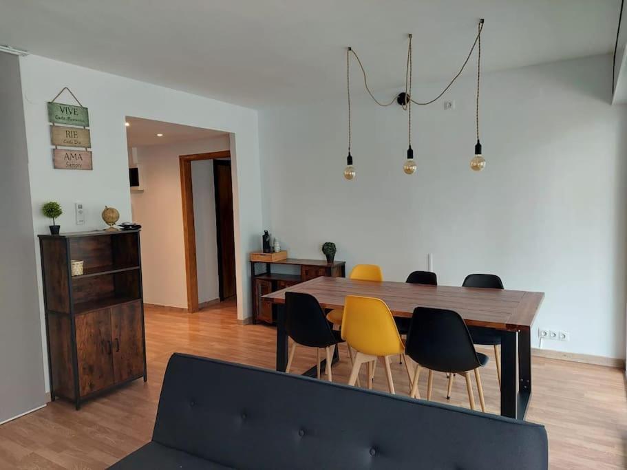 Superbe Apartement En Residence Avec Piscine Roses Bagian luar foto
